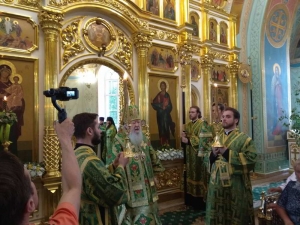 Посещение воспитанниками сети реабилитационных центров МАЯК архиерейского богослужения в селе Шарапово