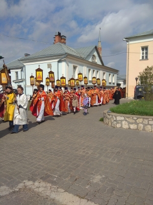 Посещение воспитанниками реабилитационного центра Маяк (г.Зарайск) архиерейского богослужения в Старо-Голутвин монастыре (г. Коломна)